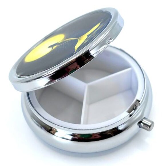 Sleek Art Deco Standing Mermaid Full Moon Purse Pill Box Secure Travel Container - Picture 2 of 3